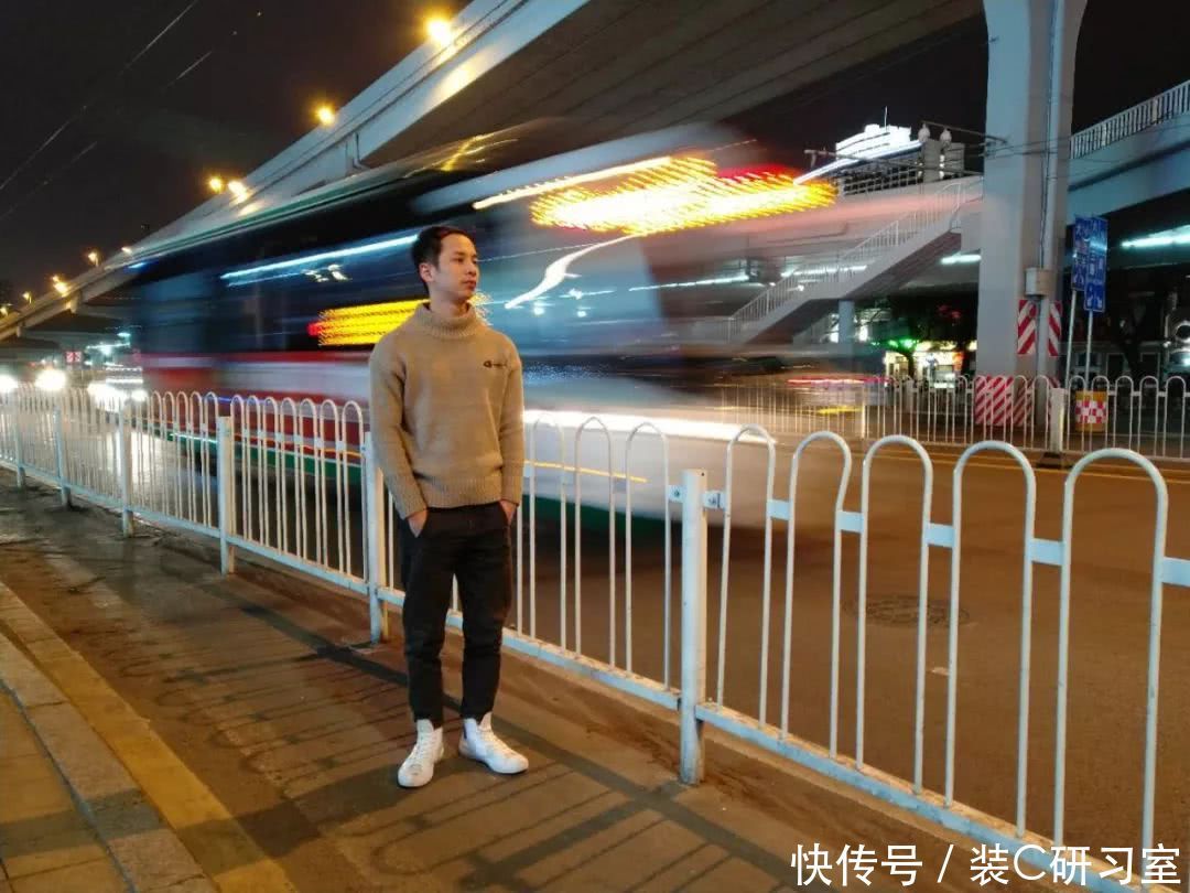 夜晚超炫酷的慢门照片!不用单反,用手机拍还能