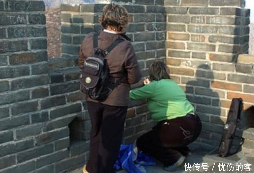 外国人中国人素质差,看看来中国旅游的外国人