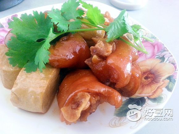 猪脚怎么煮好吃视频教程 t01c2edf9402b303255.jpg