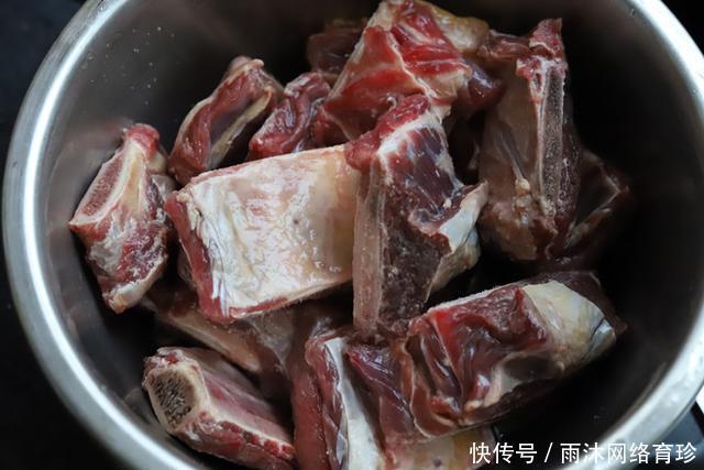 一对一个小孩子