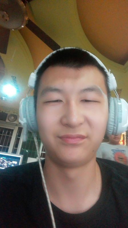 我是东北人,我去广东玩儿的时候,本地人说我长