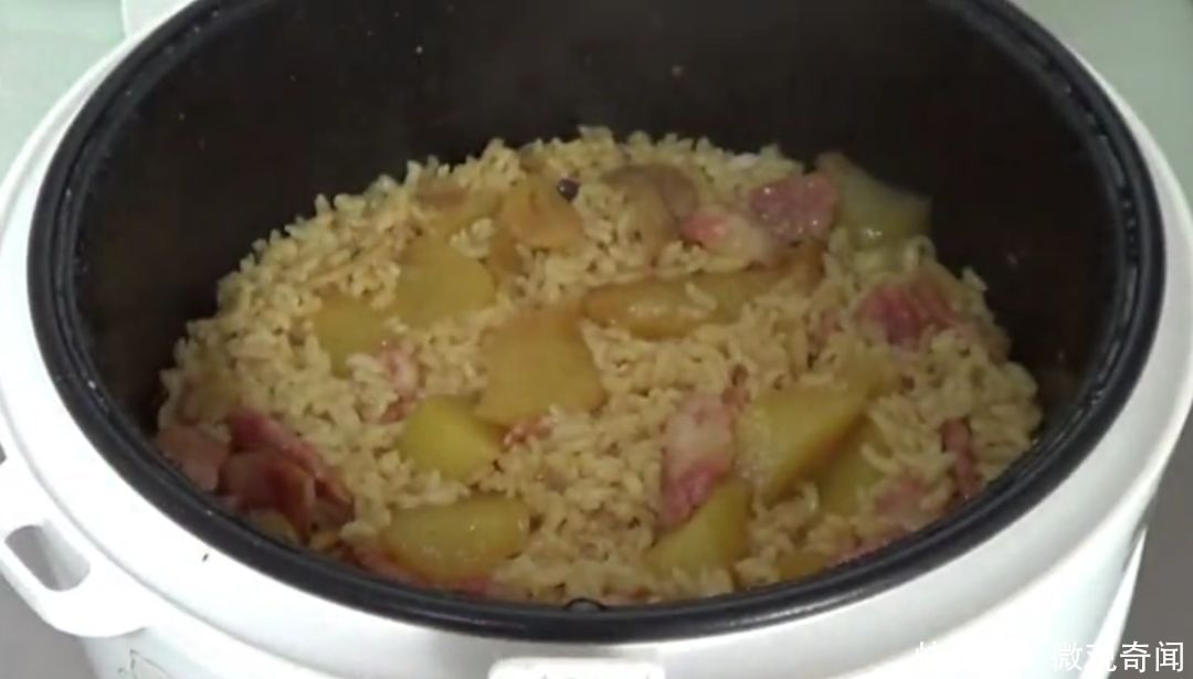 这样做的米饭才好吃，一个电饭锅就搞定，懒人餐必备