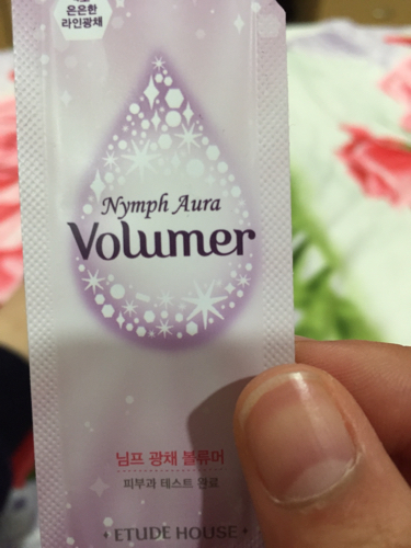 在韩国的爱莉小屋购买化妆品,送的小样。不知