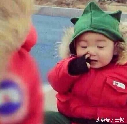宋民国挖鼻屎表情表情GIF宋民国吃鼻屎表情含义包头像qq动态图片