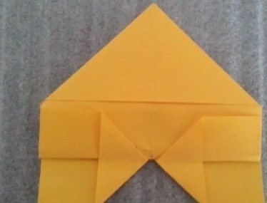 正方形的纸头怎么折成心形?_360问答