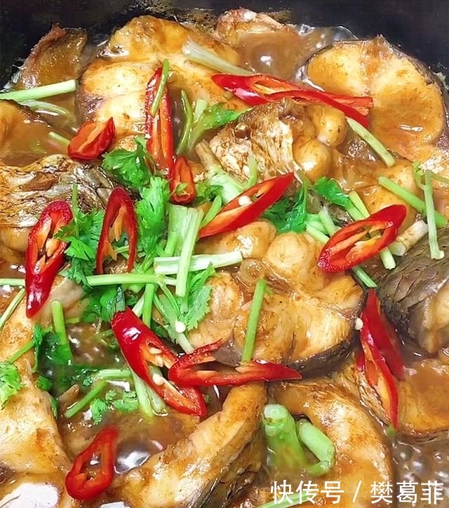 懒人必备的电饭煲炖鱼和便当,简单易做,下饭又好吃 云顶娱乐官网