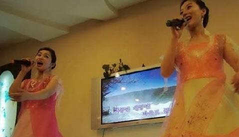 朝鲜美女服务员说出的朝鲜富人生活,让人\"惊讶\"!