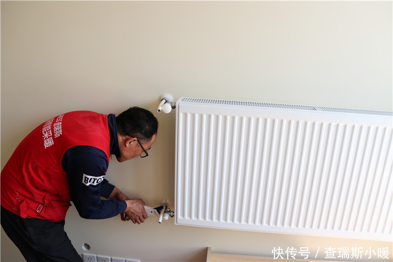 【上海暖气片安装】浦东张杨路梅园四街坊林内采暖炉查瑞斯暖气片