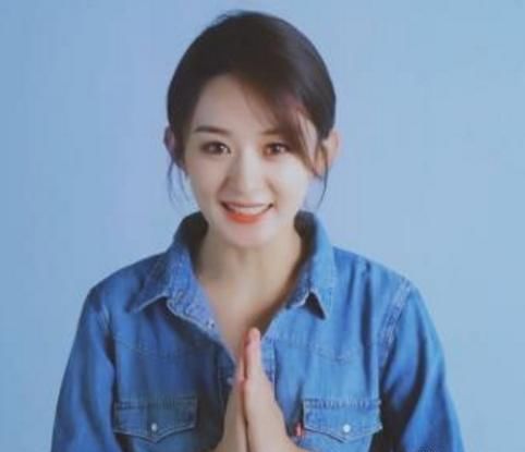 赵丽颖最新消息,产后10天晒宝宝照片,引起了热