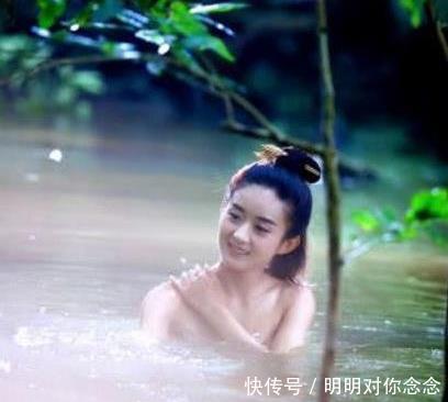 明星洗澡赵丽颖朱一龙最实诚,杨蓉演技逼真,墙