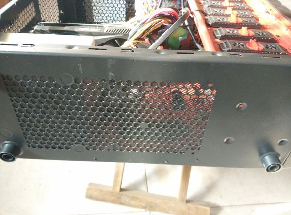 我新买的主机,散热风扇该怎么装?怎么形成出风