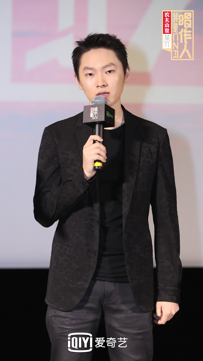 《我是唱作人》热狗现场点评王源Rap,总导演