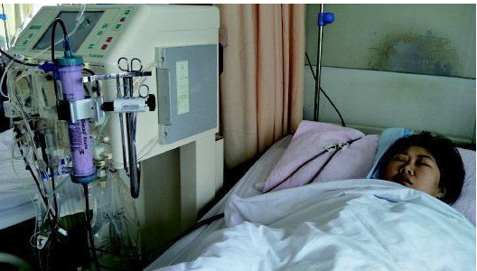 3岁女童贪玩,将塑封袋封口器塞进下体,目前已