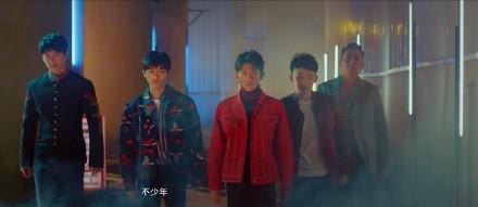 跟刘昊然相比张一山董子健矮到没朋友,那么王俊凯到底有多高? 跟刘昊然相比张一山董子健矮到没朋友,那么王俊凯到底有多高?