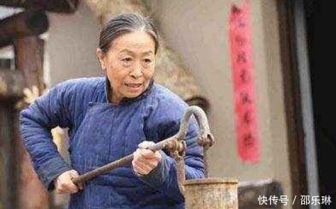 82岁丑娘张少华近况,晚年过得很凄惨,只靠孙