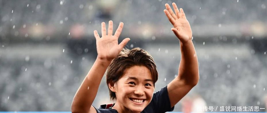 中国足球巨星胚子出道获官宣9岁狂轰48球成恒