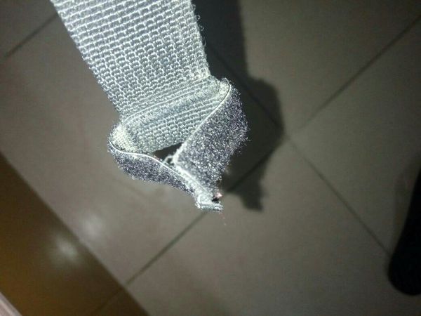 背包带末端的这个魔术贴怎么用_360问答