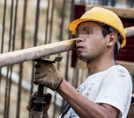 为了妹妹,哥哥一辈子打光棍,妹妹年薪近百万哥