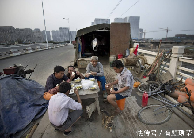 一天300元,农民工都懒得不想干活?农民说出2