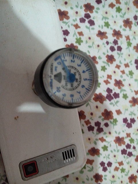 气压表bar是什么单位我有个气压表就是下面这