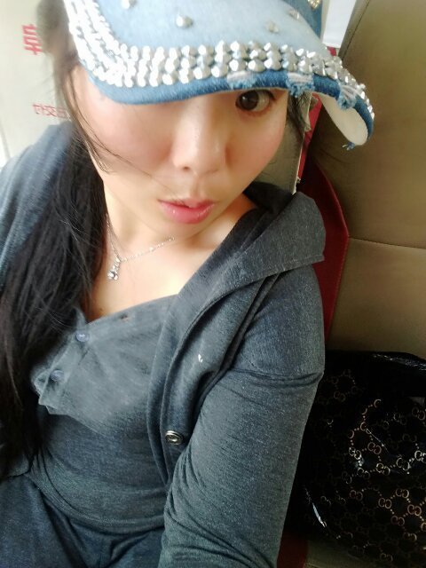 的好想找回自己,找回自己,我再也开心不起来了