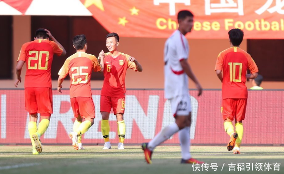 国足不行就U2的3打中超 中国足球倒车开不停