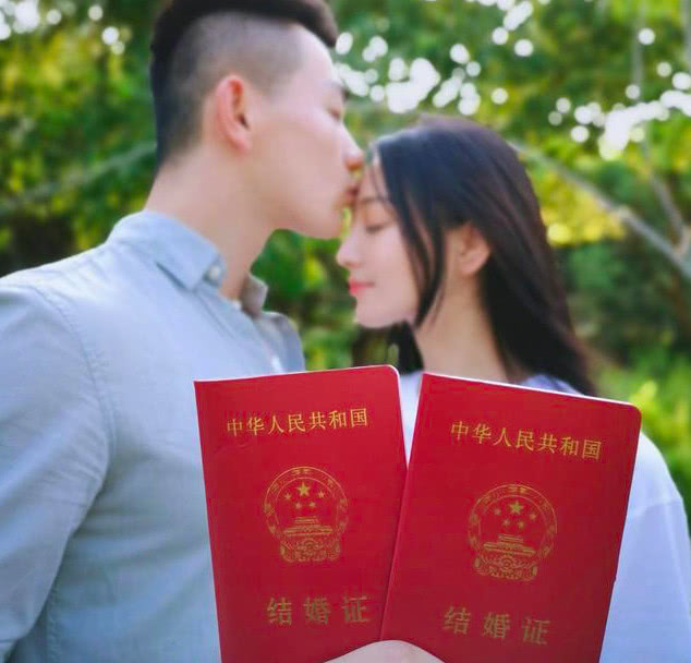 张馨予直言不因年纪大而结婚,她妈妈少女心爆