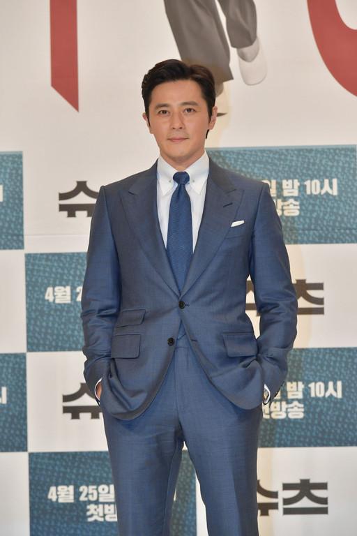 《温暖的弦》张翰西装显帅关键是领针, 内行人