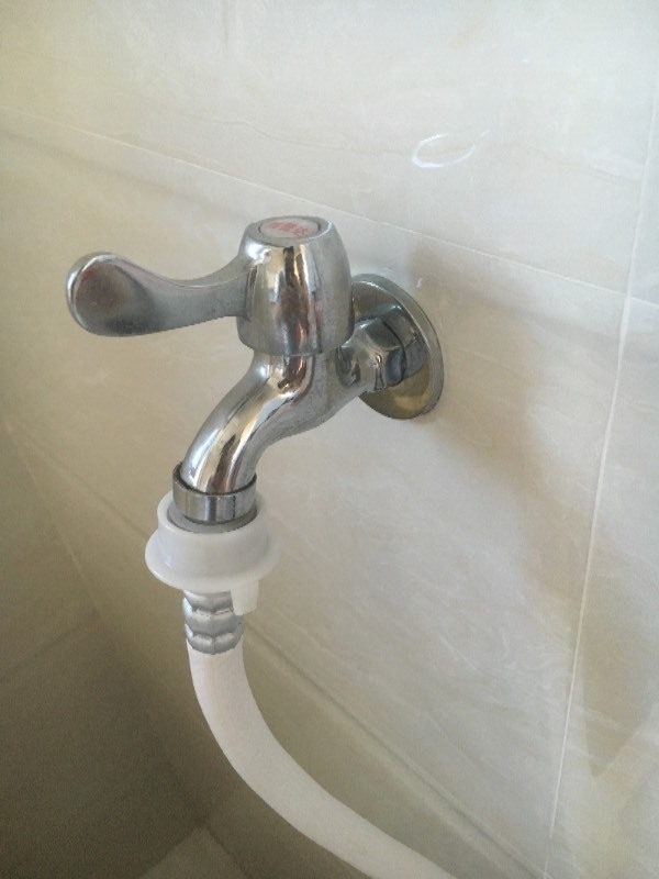 这样的水龙头如何拆卸下来?往左拧还是往右拧