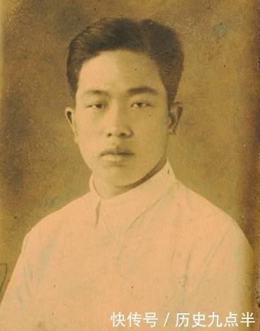 他是志愿军首位“特等功臣”,毛主席称他孤胆英雄,孙子更出名