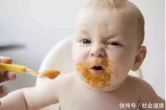 宝宝1岁了,在饮食上有什么特点呢4个行为特征