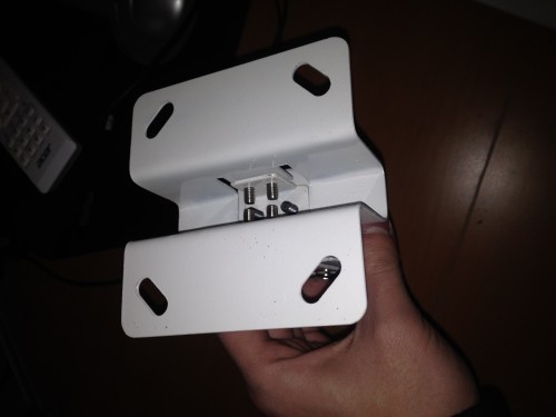 投影机吊顶安装!想安装在木板的吊顶!怎么固定