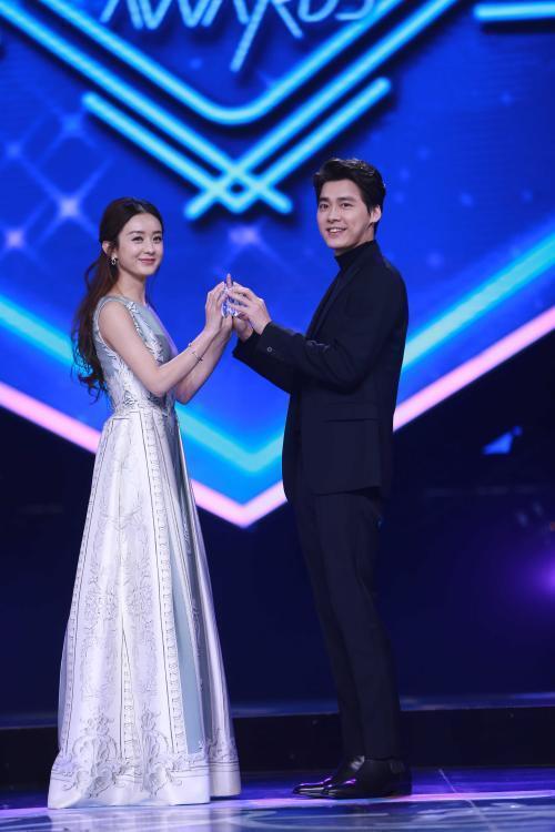 赵丽颖和男星合影:霍建华牵手搞怪甜,吴亦凡2