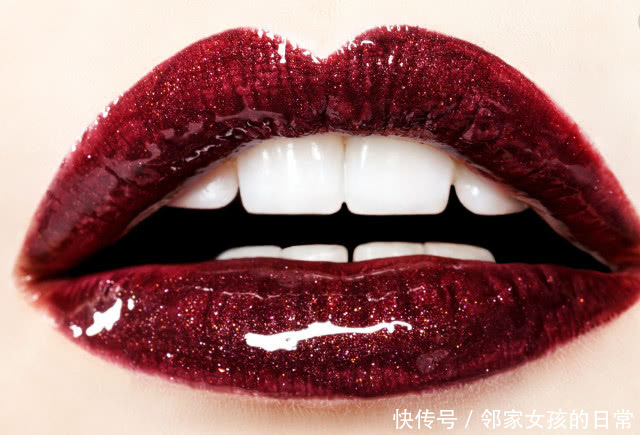 心理测试:4个性感嘴唇,哪个最有魅力?测身边有几个人在暗恋你