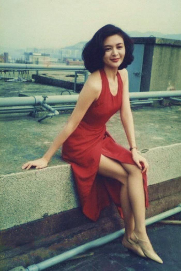 看了陈岚年轻时美照 就知道关之琳为什么当不了向太