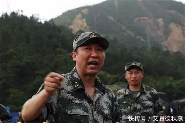 战区副司令员和战区参谋谁军衔高 谁权力大