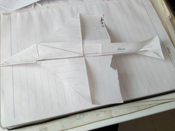 这种飞机怎么叠?昨天在网上看的,有视频,我按