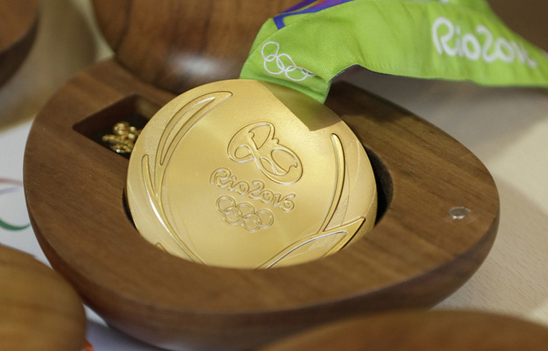 奥运金牌是用什么材料做的?_360问答