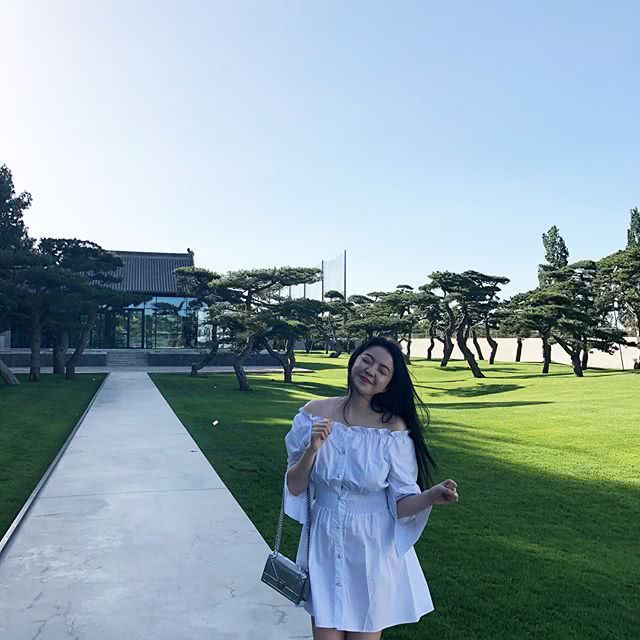 王文也放飞自我一秒变女神经 满脸油腻衣品堪