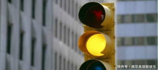 闯红灯是什么意思