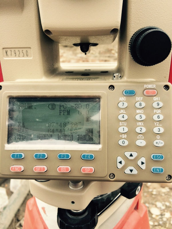 我用的全站仪和书上教学全站仪不一样 教学仪