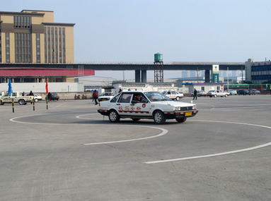 曲线行驶考试内容及评分标准_360问答