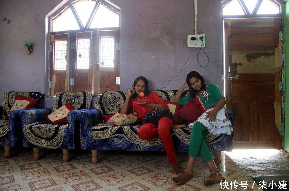 印度公路边悲惨的性工作者,她们都是家中的长女