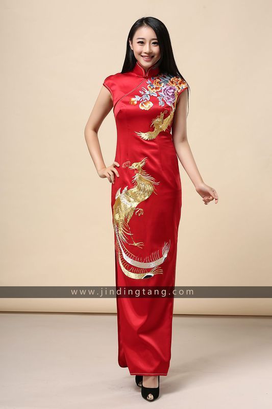 中国人结婚穿的一身大红衣服叫什么装?是不是