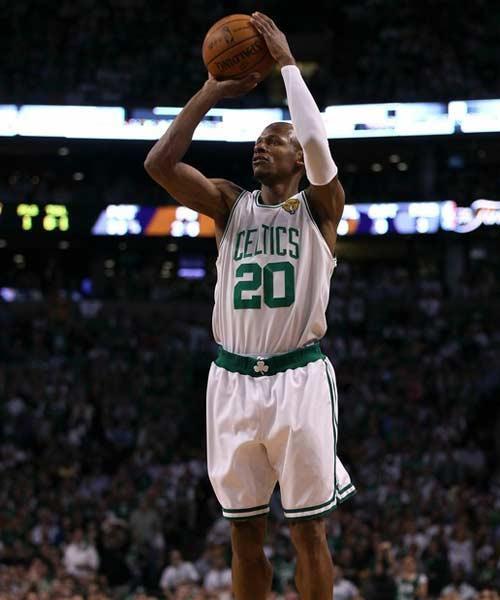 篮球上反篮第三步从哪里起最好?如何练命中率