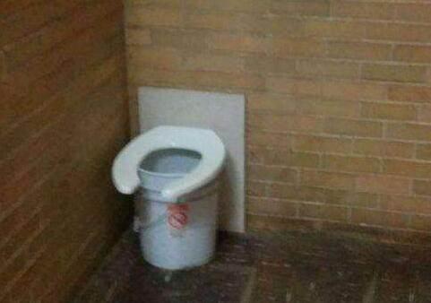 搞笑段子:姐姐结婚时,妈妈给了一些嫁妆,妹妹很