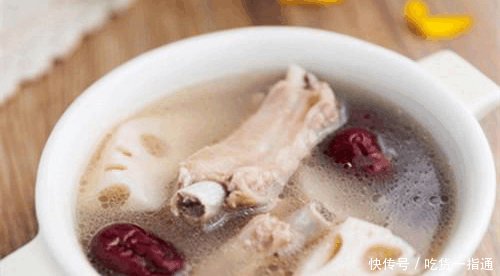 排骨汤怎么炖好吃又营养 t01e1530a86b34ad39d.jpg