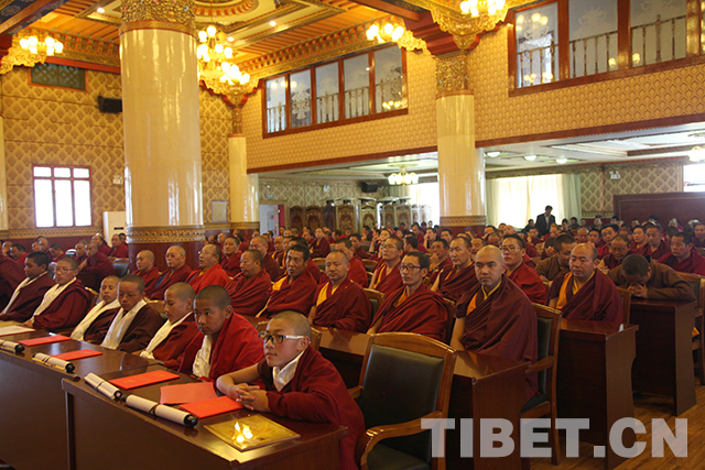 西藏小活佛:我们毕业了