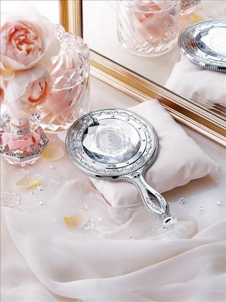 么牌子的镜子好? 最好名牌 镶有施华洛世奇的