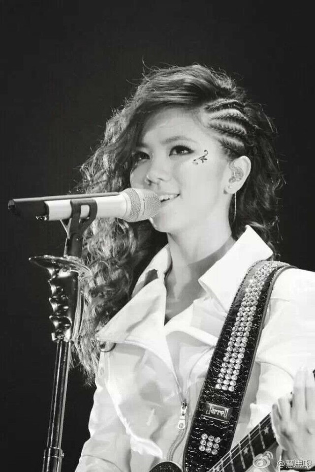 <em>邓紫棋</em>这个侧边的头发是<em>怎么编</em>的_365问答